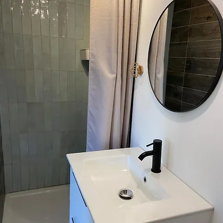 Maison Cosy Et Jardin, Clim & Parking & Plages