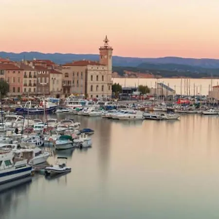 Maison Cosy Et Jardin, Clim & Parking & Plages شقة